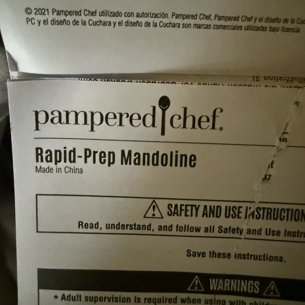 Pampered Chef Rapid-Prep Mandoline - Black and White